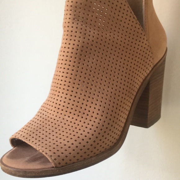 Steve Madden genuine leather open toed bootie - Picture 4 of 7